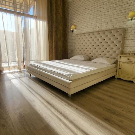 Hotel Menshikov Odessa Buitenkant foto