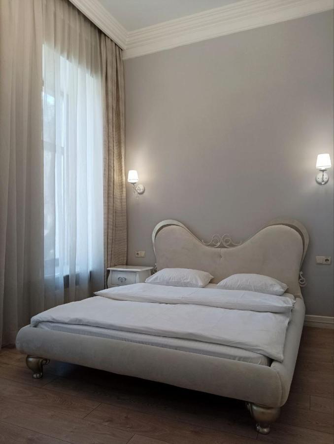 Hotel Menshikov Odessa Buitenkant foto