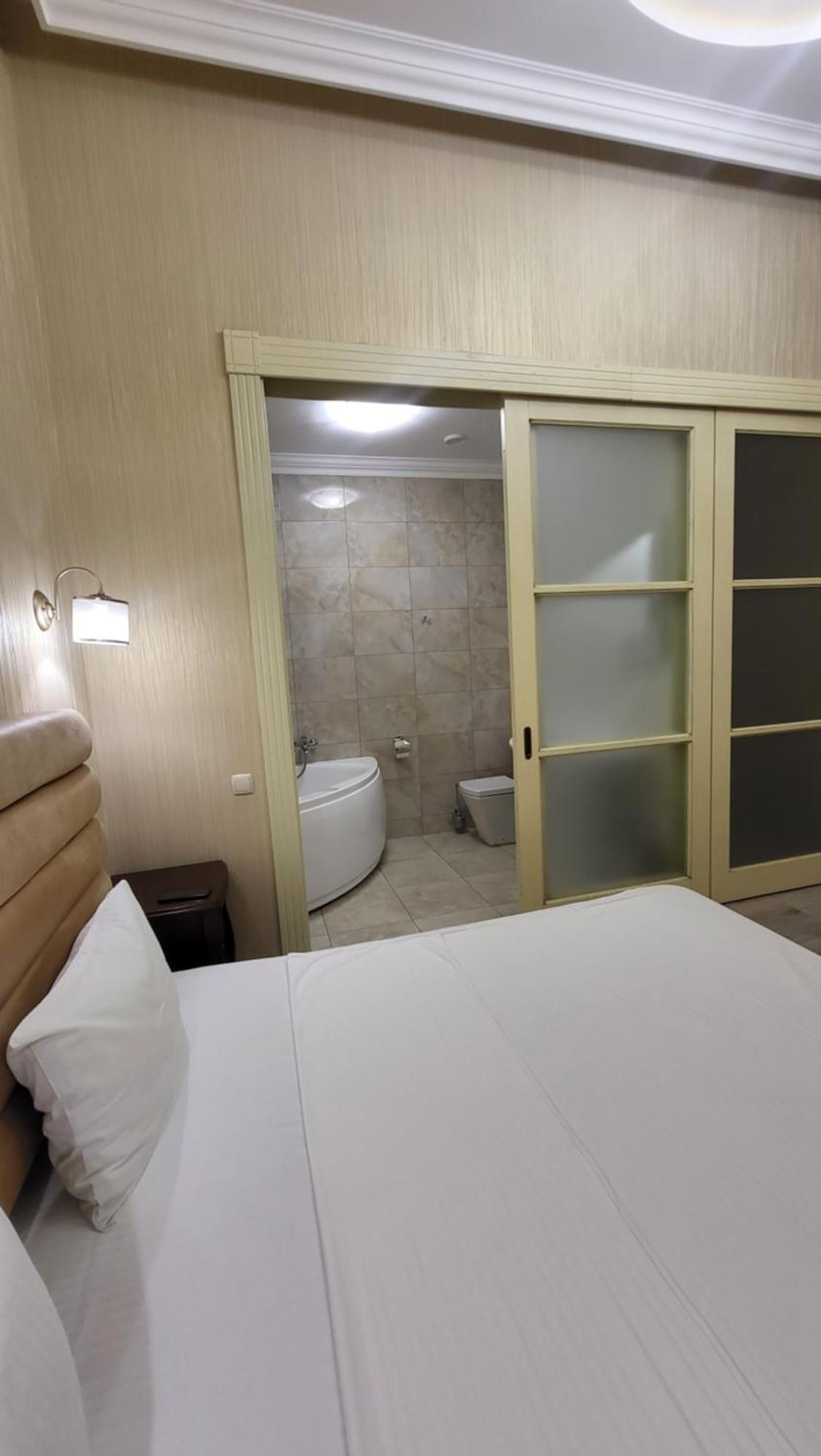Hotel Menshikov Odessa Buitenkant foto