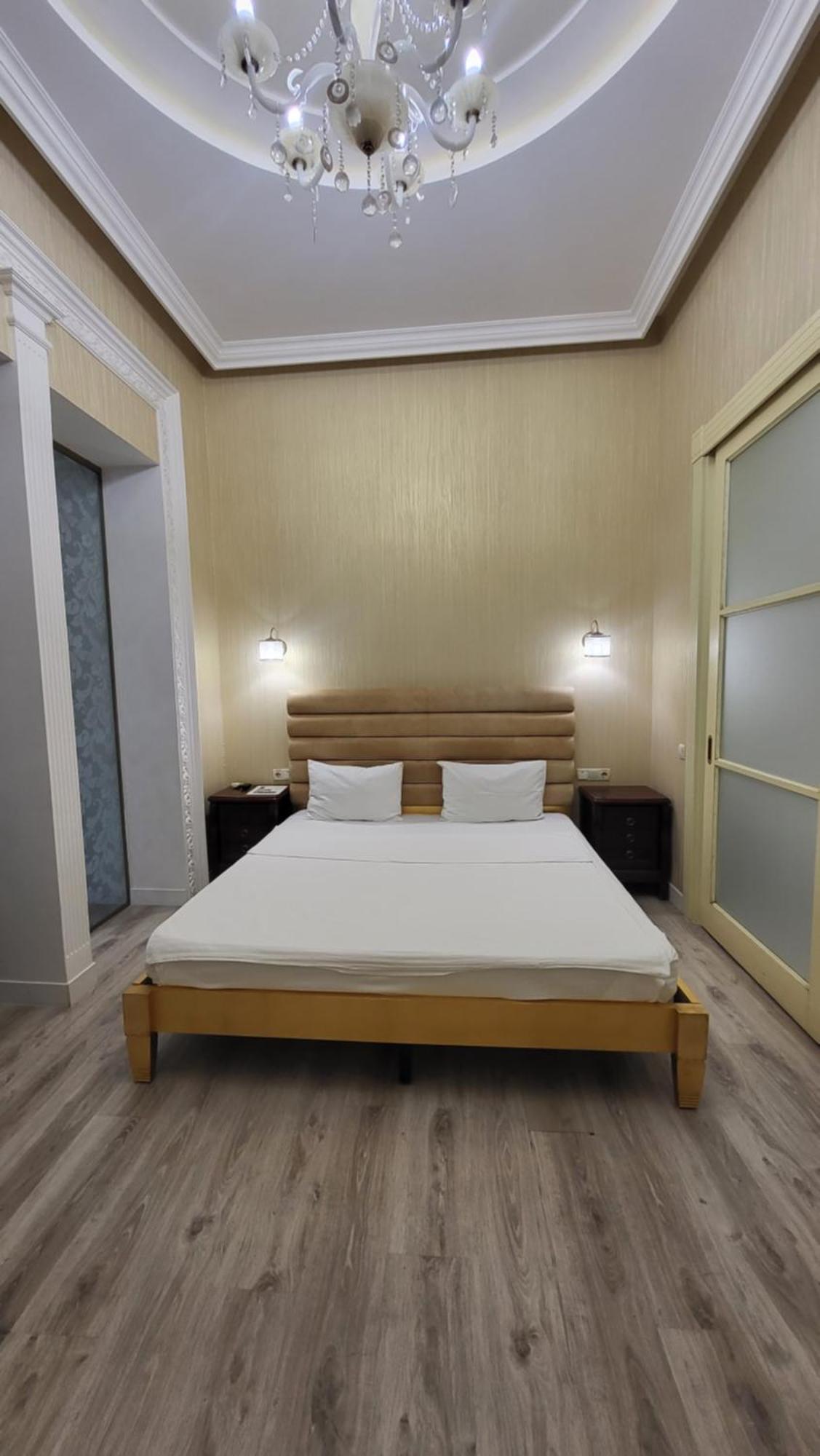 Hotel Menshikov Odessa Buitenkant foto