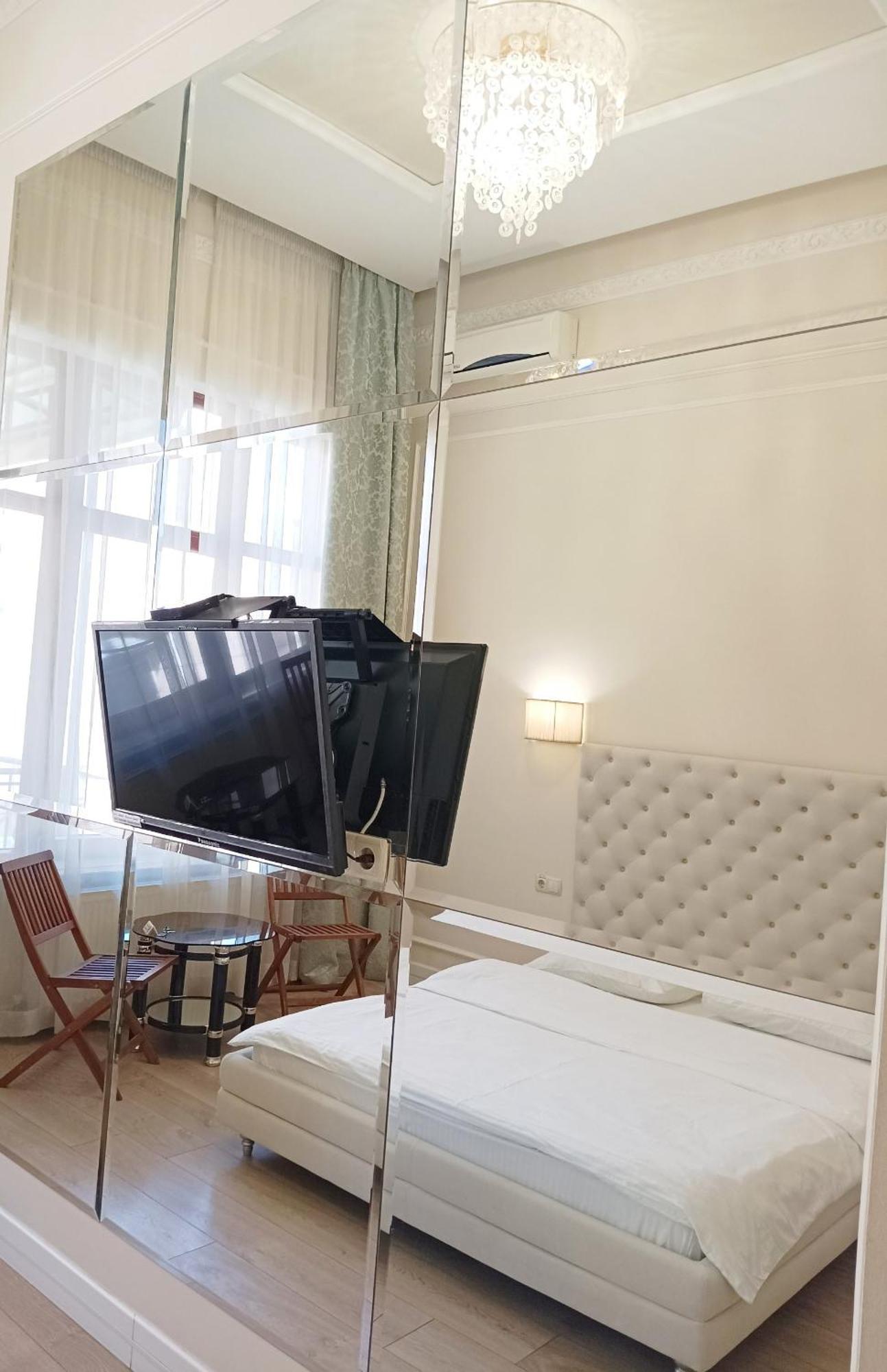 Hotel Menshikov Odessa Buitenkant foto